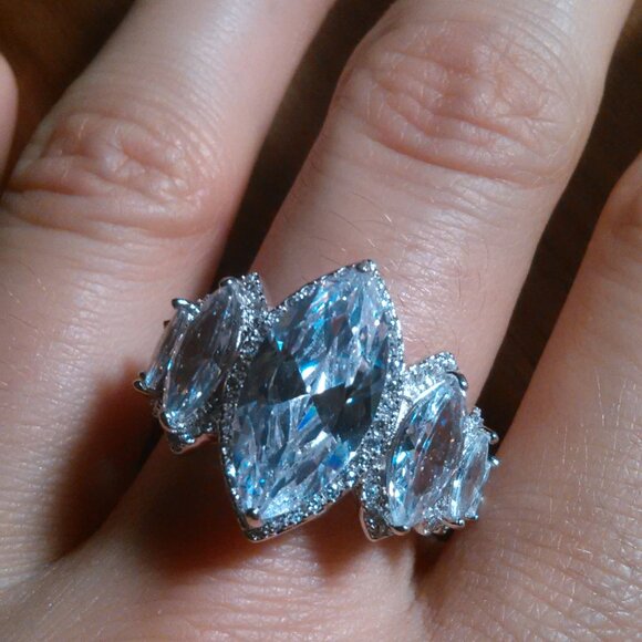 White Cubic Zirconia Sterling Silver Ring (Size 8) - Picture 9 of 15